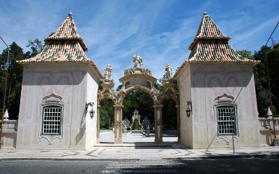 Torreões da entrada principal do Jardim da Sereia 