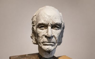 "Rostos, Palavras e Cidade": uma visita de escultor